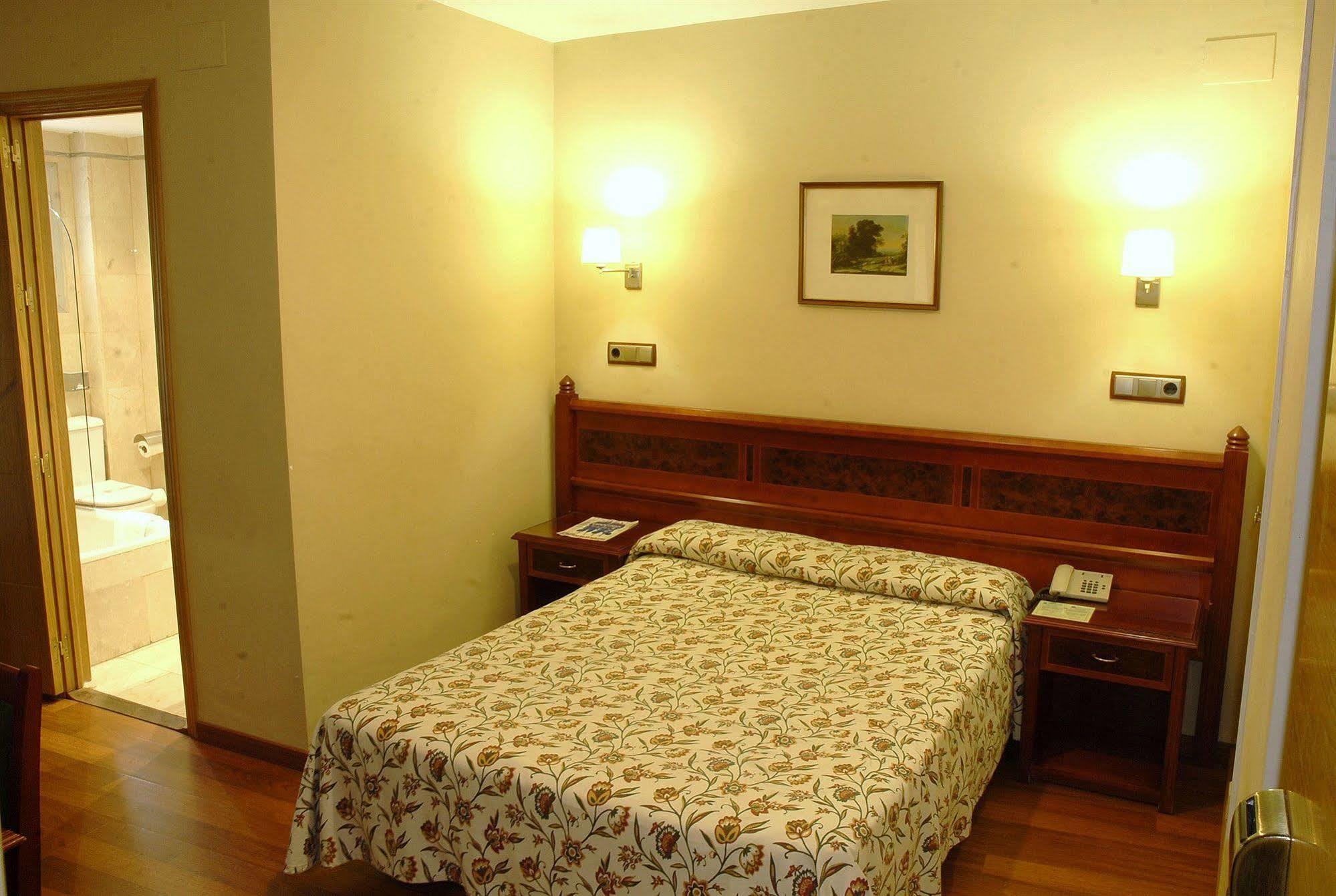 Reyes Catolicos Hotel Севиля Стая снимка