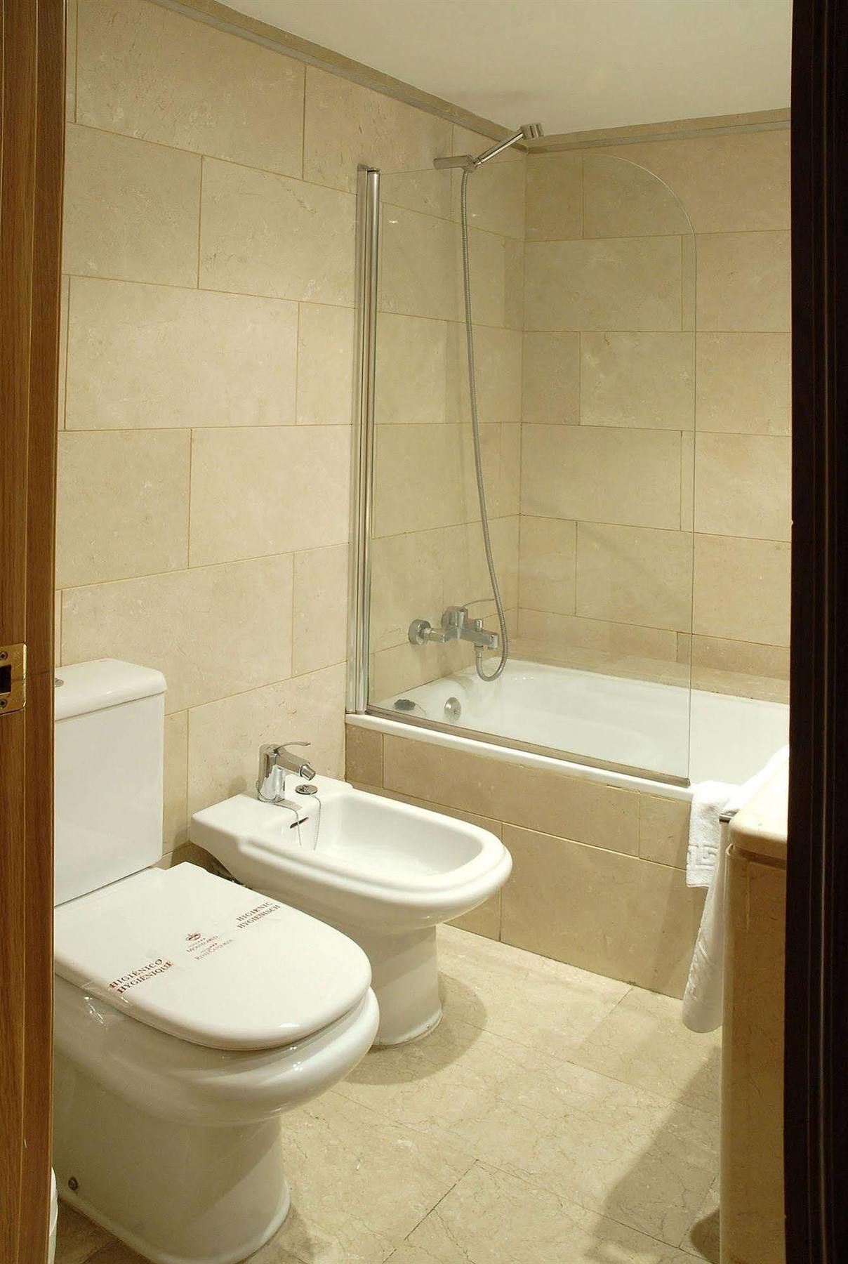 Reyes Catolicos Hotel Севиля Екстериор снимка